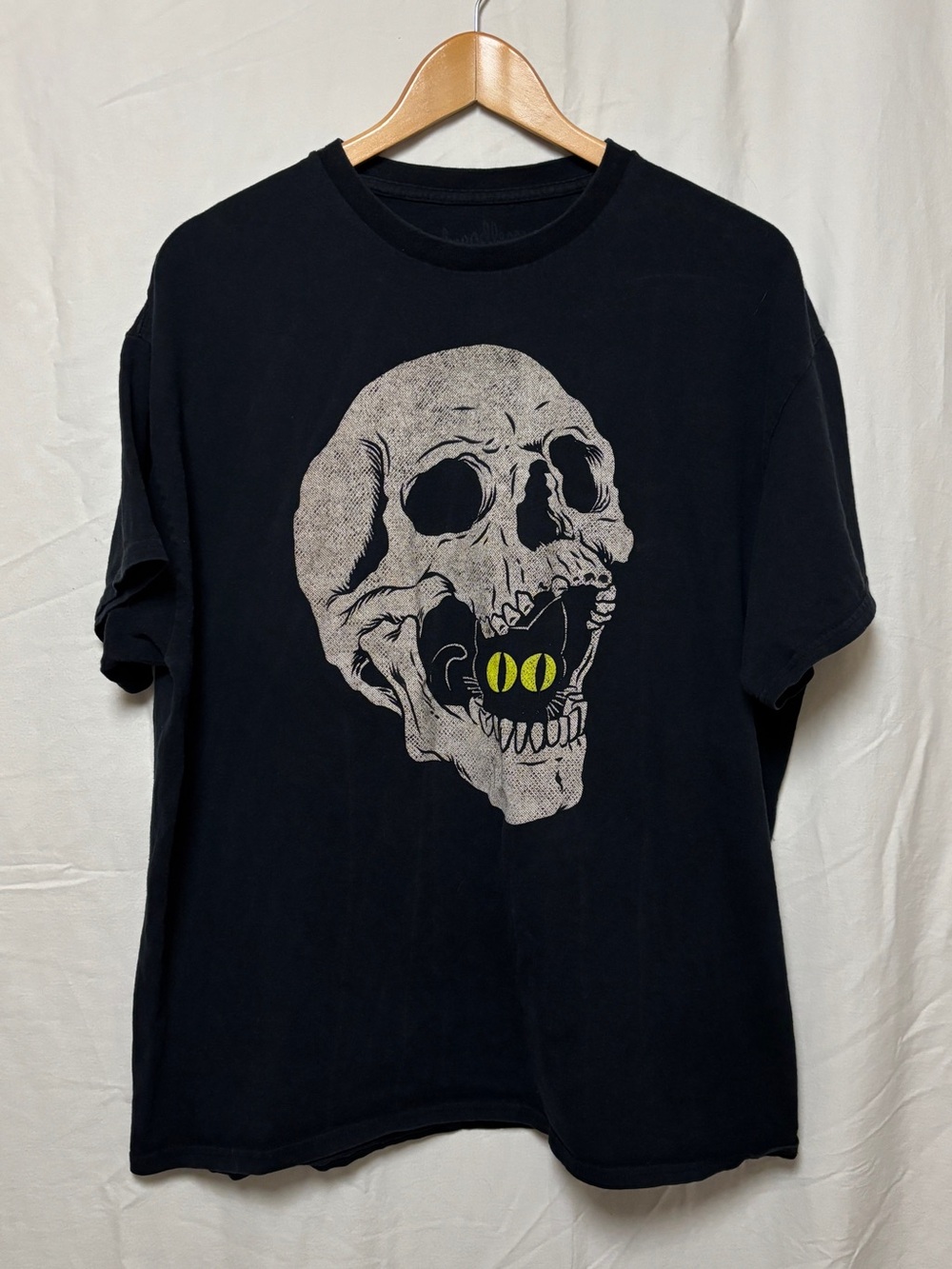 Threadless black cotton skull and cat graphic tee